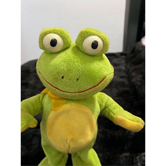 Gemmy Side Stepper Dancing Musical Frog plush - Picture 2 of 4
